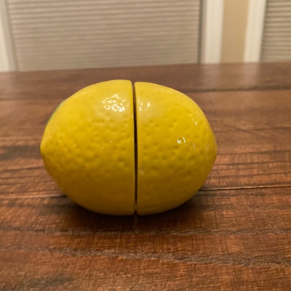 Lemon Slices Salt & Pepper Shaker Set, Lemon Salt & Pepper Shakers, Ceramic - Picture 6 of 14